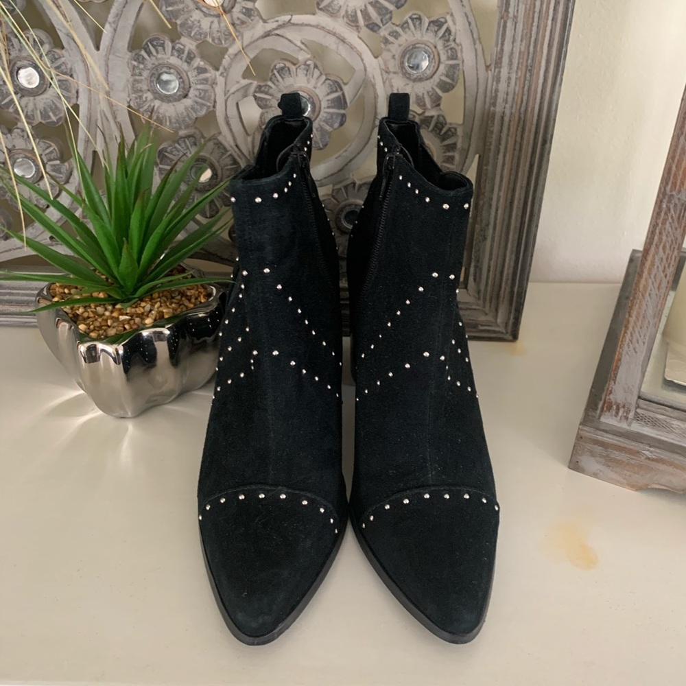 EUC. Kensie Delanie Beaded Bootie.